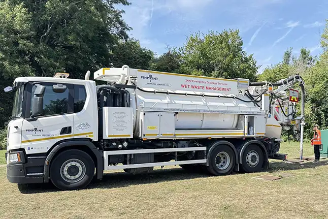 Pinpoint vacuum tanker
